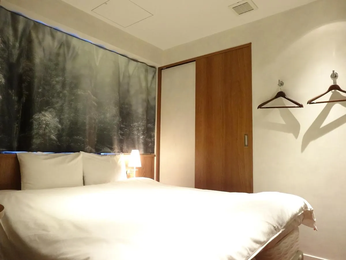 The Wall Hotel Osaka 4*,  Japan