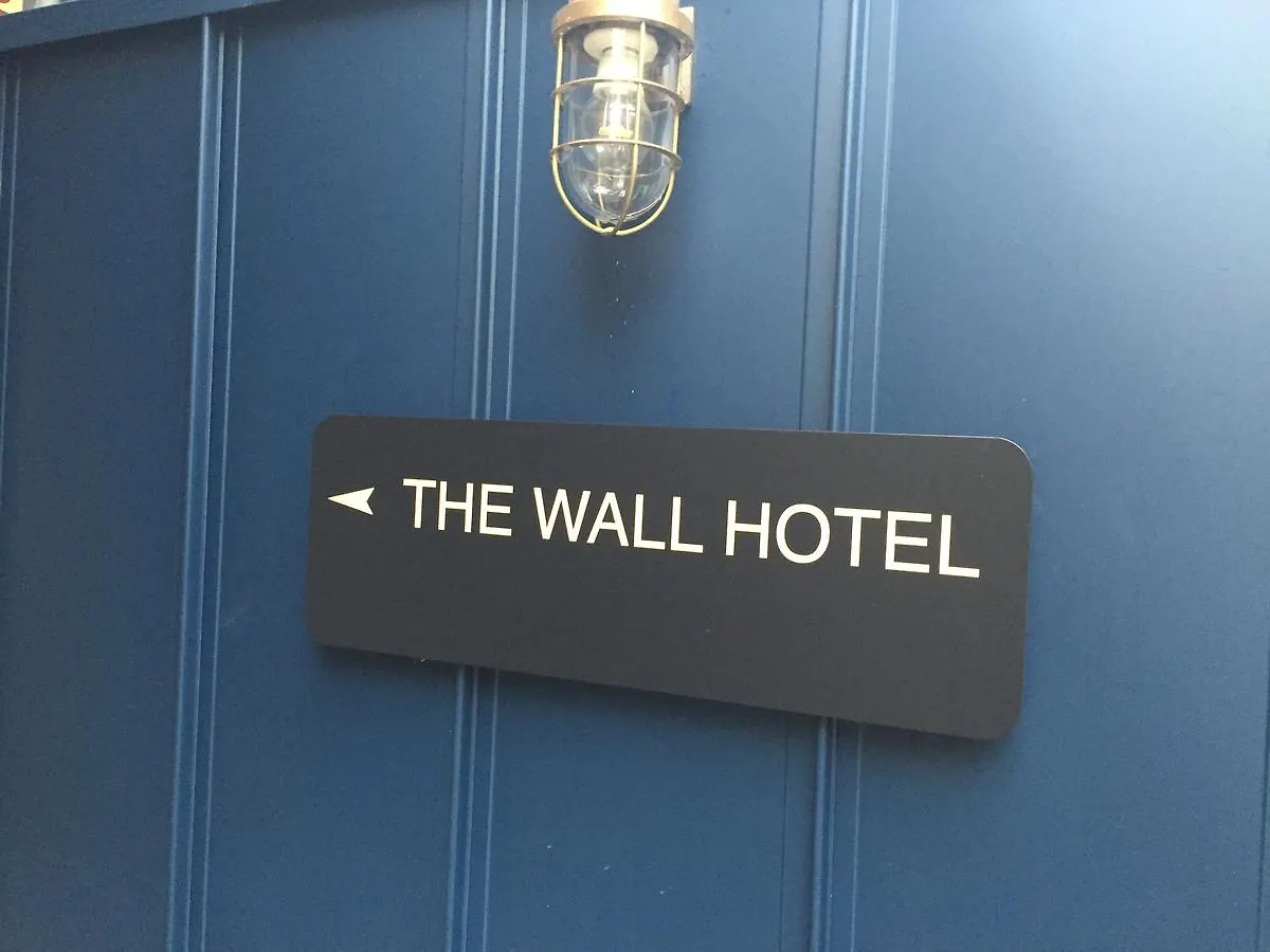 ****  The Wall Hotel Osaka Japan